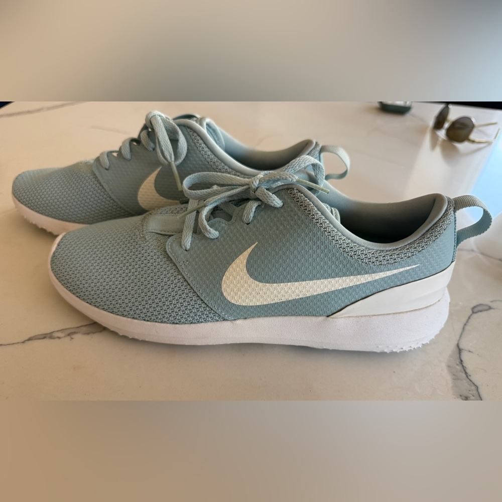 NEW Nike Women's Roshe G Spikeless Golf Shoes 10